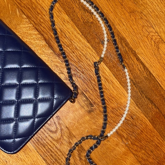 NWT Chanel Pearl Wallet On Chain Navy - Picture 8 of 13